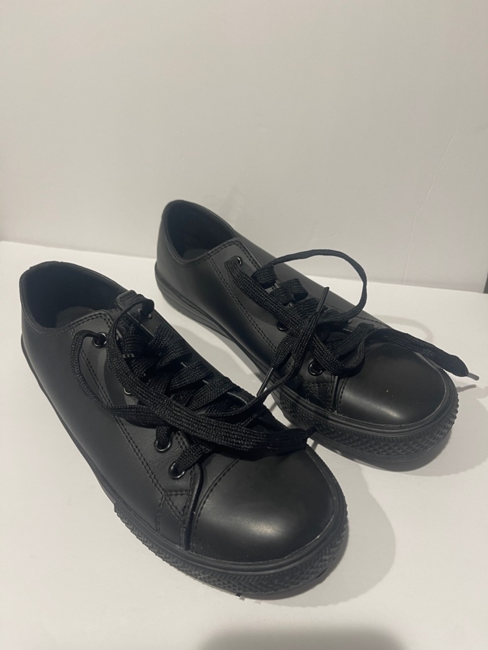 Skechers work 8.5 Black Low-Top Lace-Up sneakers slip resistant